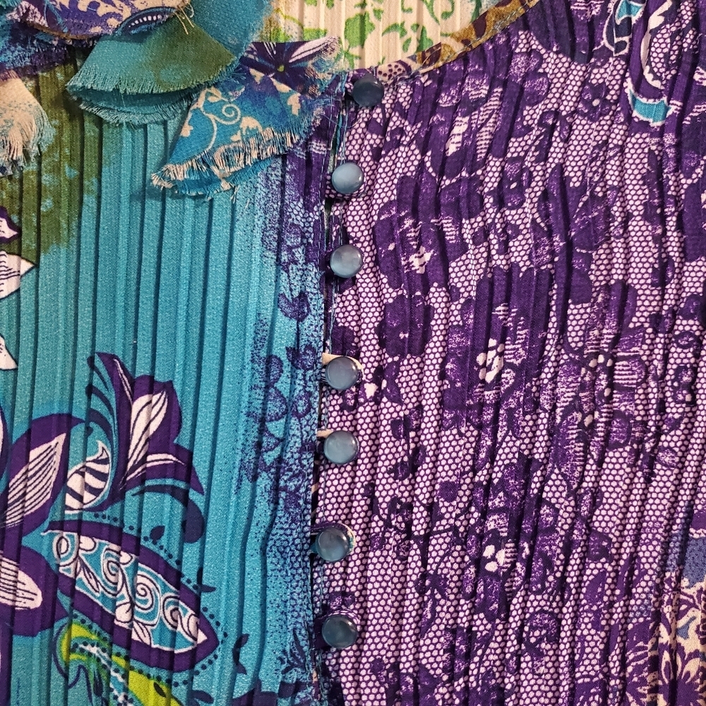 New York City Design Co. Women's Floral V-Neck Colorful Blouse L - Picture 5 of 6
